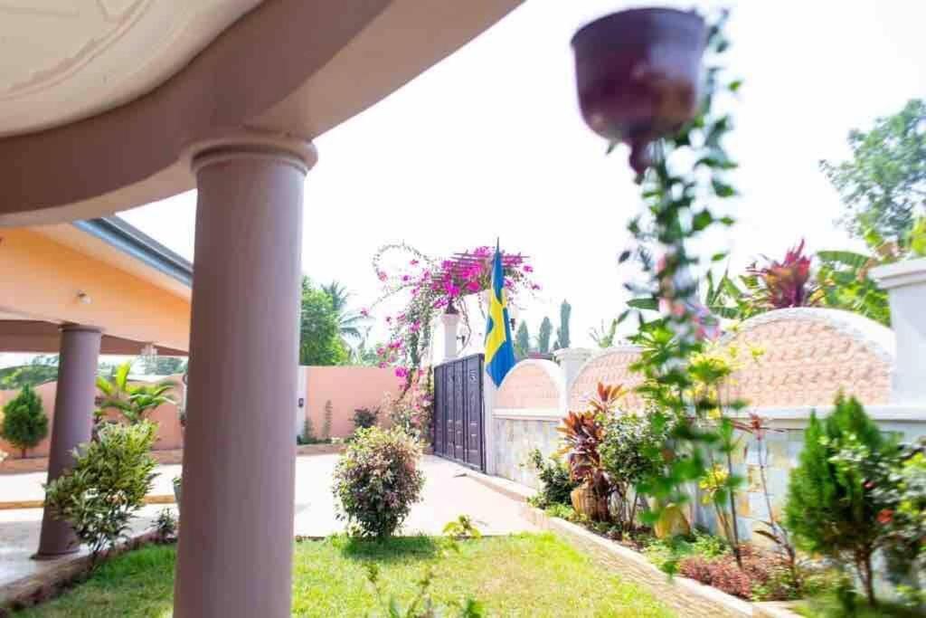Nana Adu Guest House Koforidua Екстер'єр фото