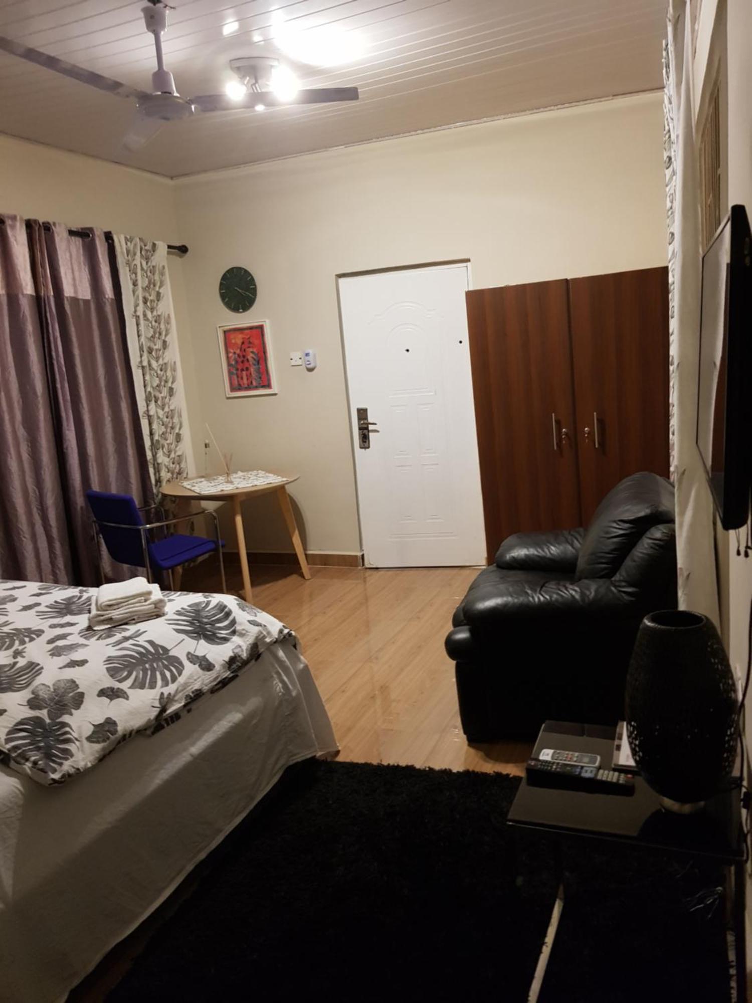 Nana Adu Guest House Koforidua Екстер'єр фото
