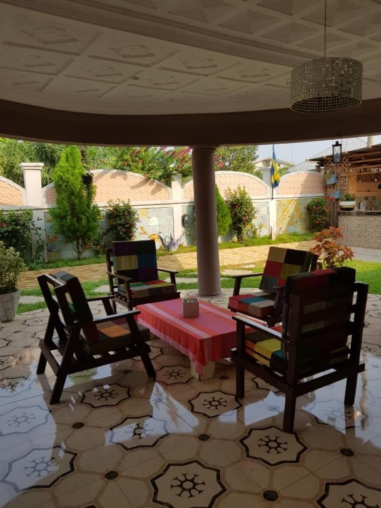Nana Adu Guest House Koforidua Екстер'єр фото