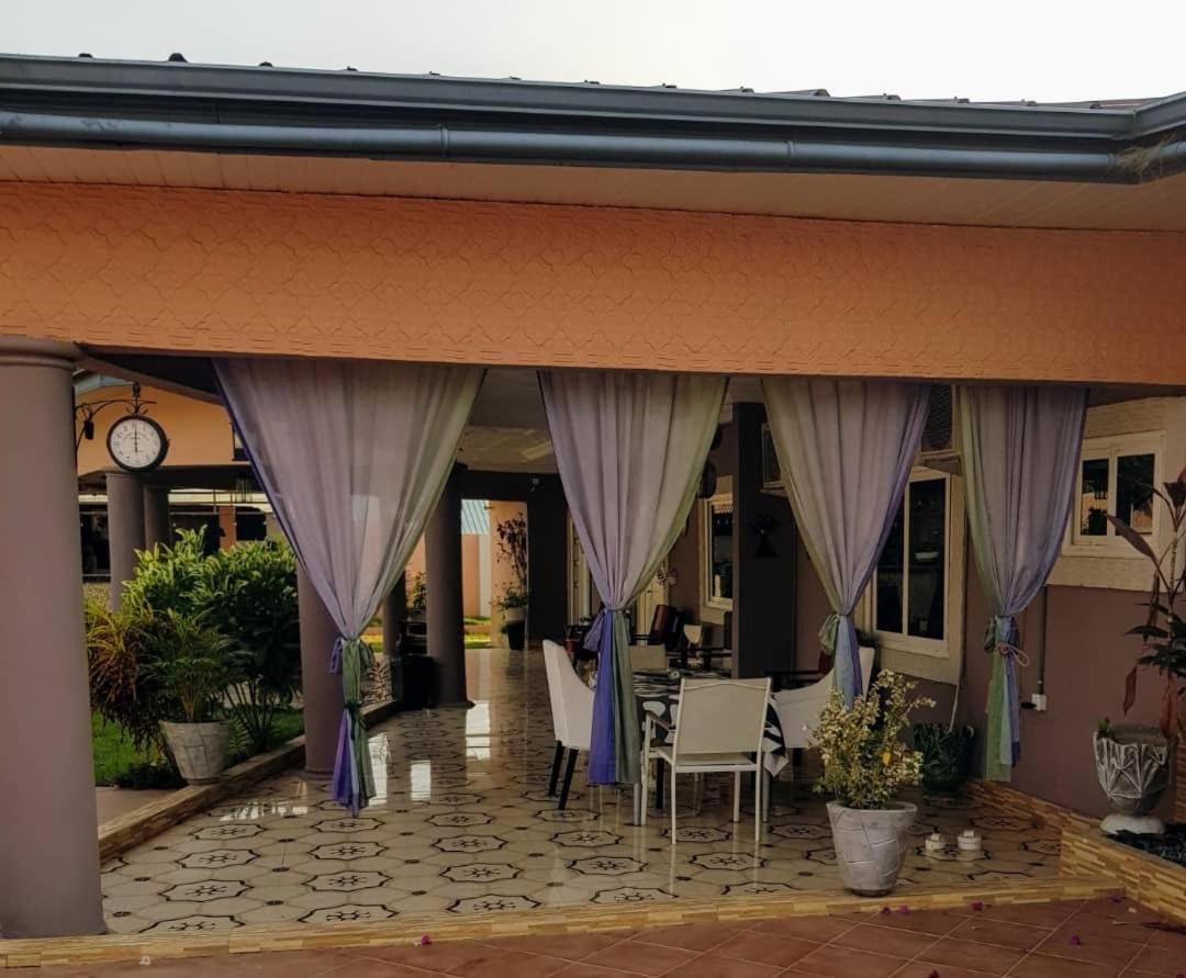 Nana Adu Guest House Koforidua Екстер'єр фото