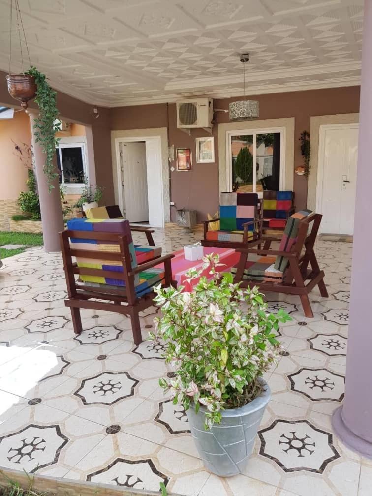Nana Adu Guest House Koforidua Екстер'єр фото