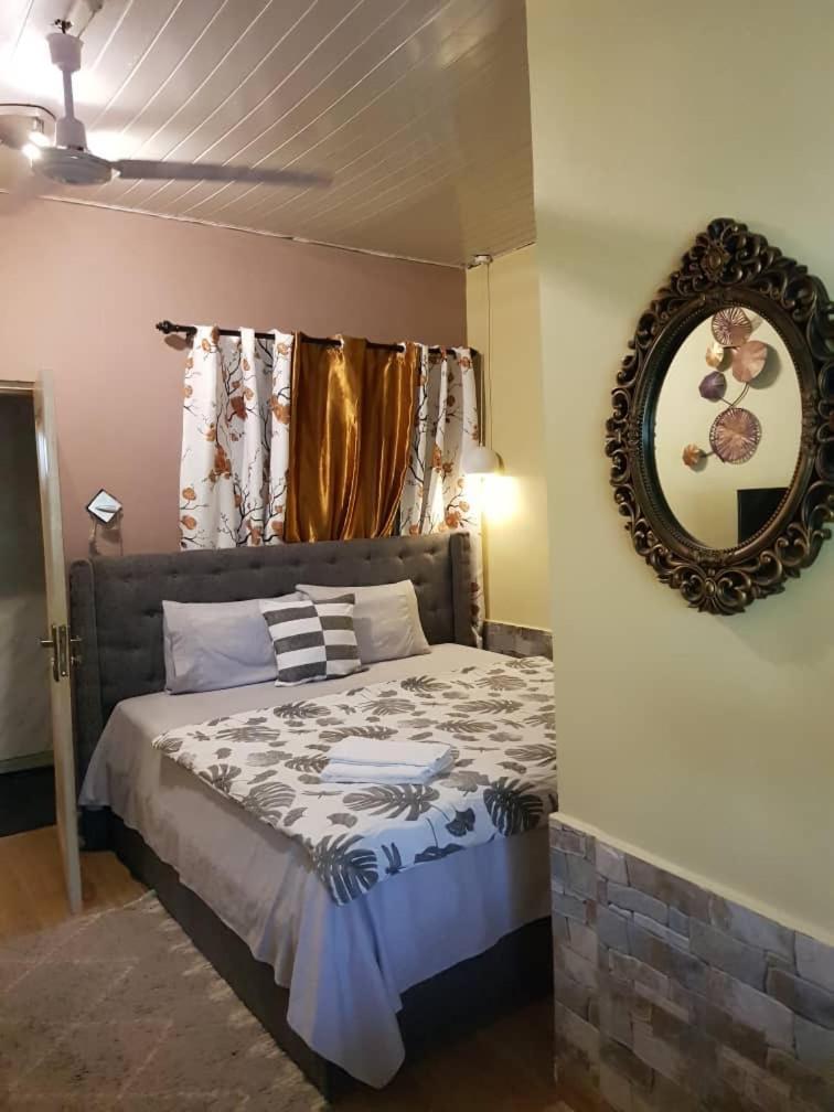 Nana Adu Guest House Koforidua Екстер'єр фото