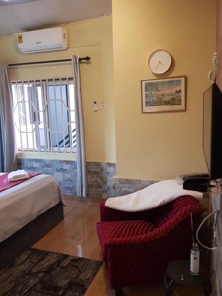 Nana Adu Guest House Koforidua Екстер'єр фото