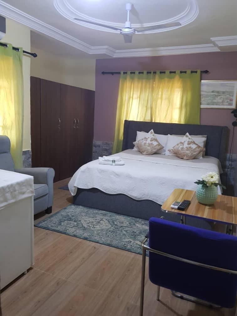 Nana Adu Guest House Koforidua Екстер'єр фото