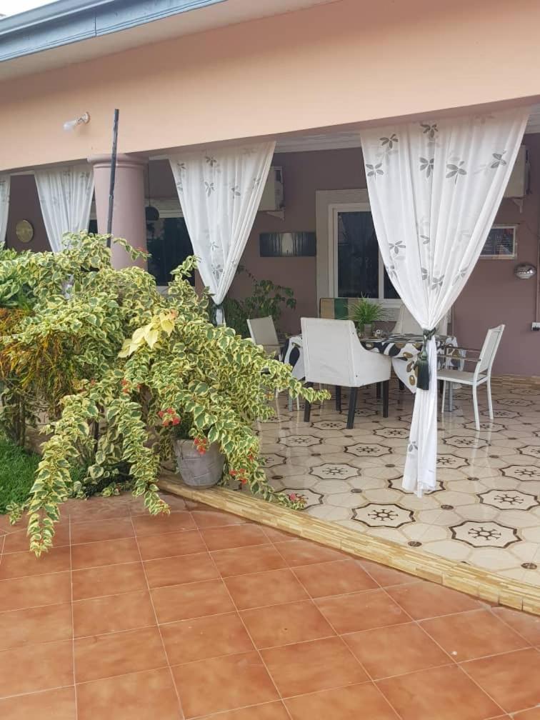 Nana Adu Guest House Koforidua Екстер'єр фото