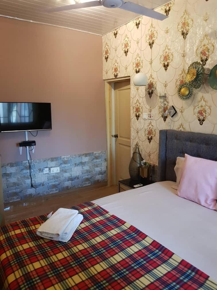 Nana Adu Guest House Koforidua Екстер'єр фото
